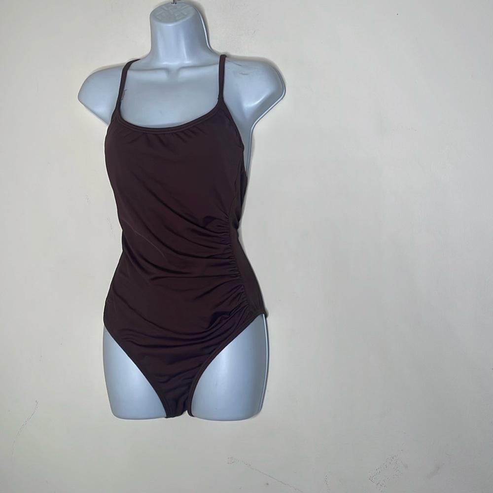 Speedo 10 one piece bathing suit​